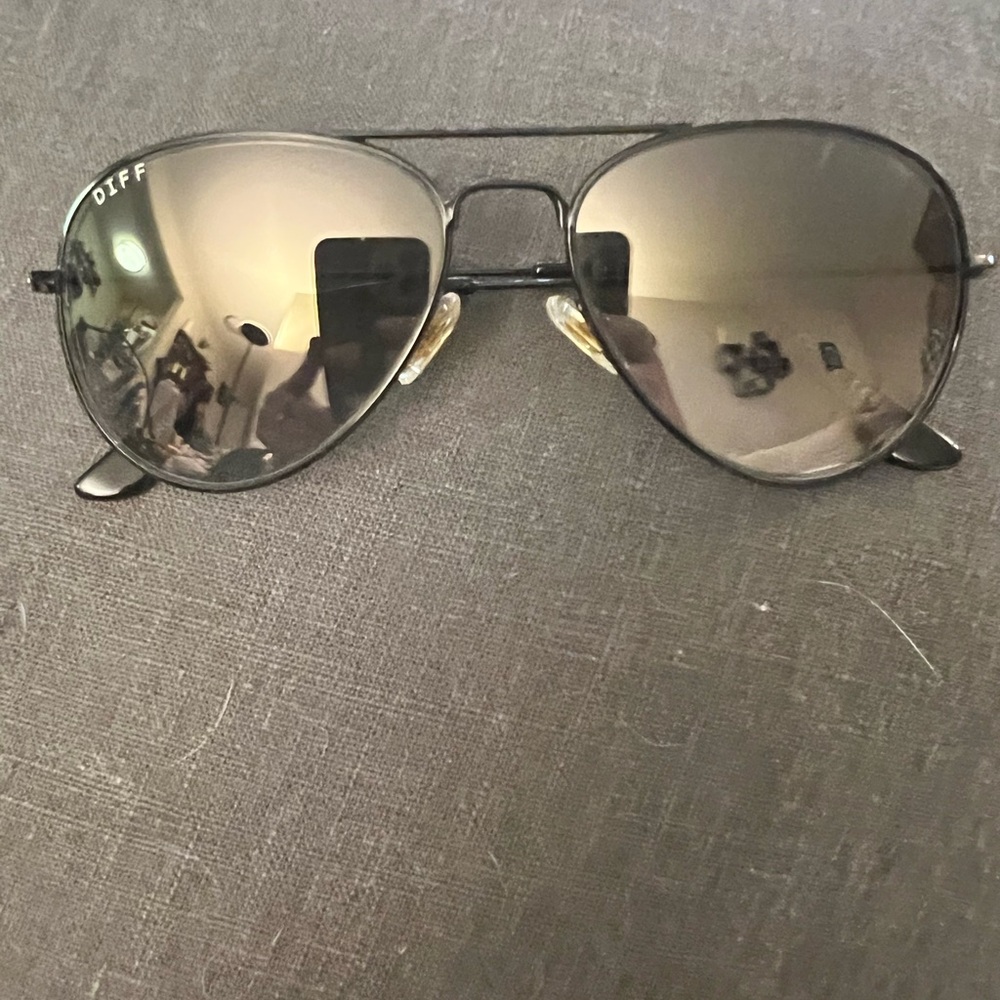 EUC DIFF BLACK/smoke aviator sunglasses